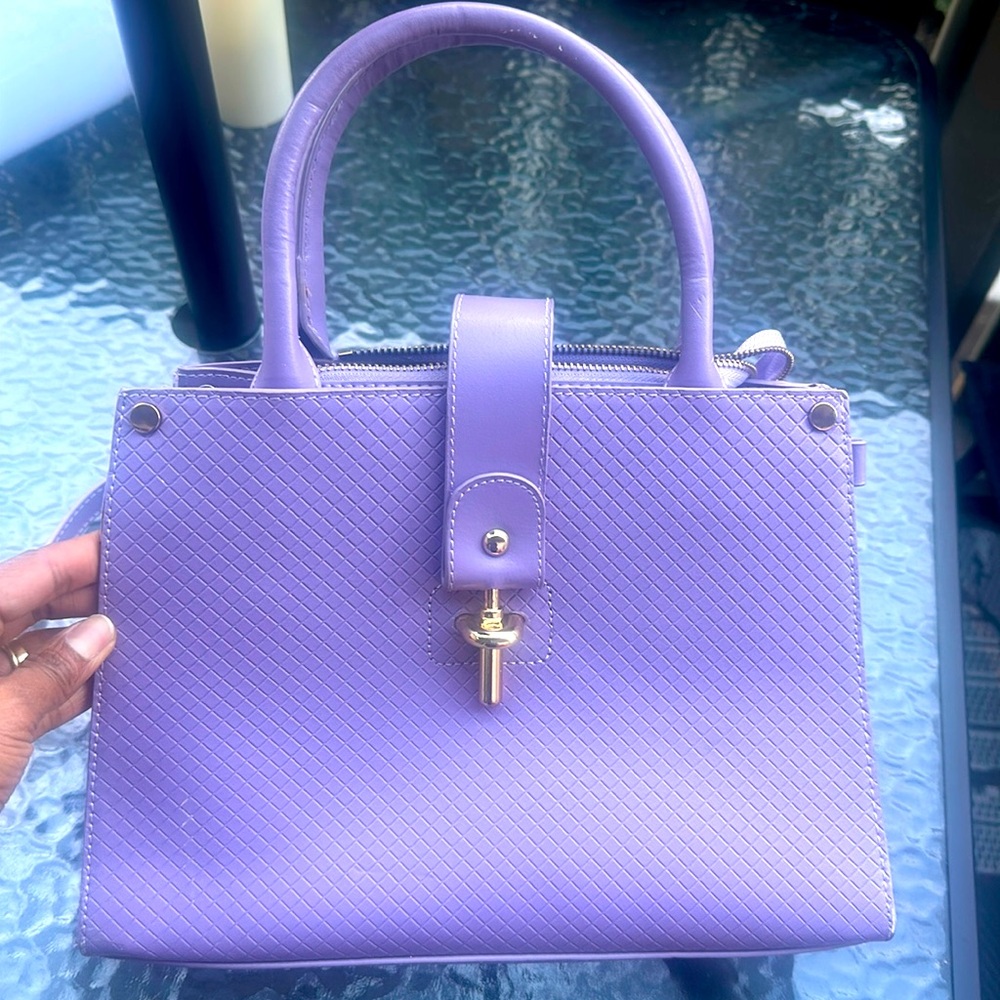 Stylish Purple Handbag with Textured Design – Like New